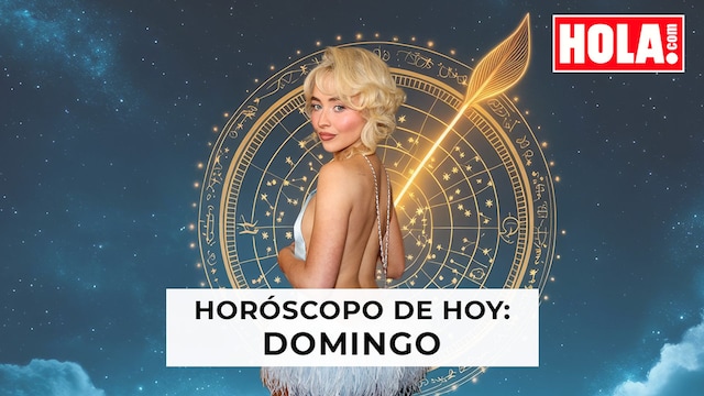 Sabrina Carpenter en primer plano, de fondo la rueda del zodiaco