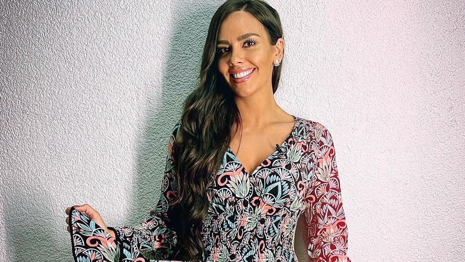 Rojo y con flores: ¿será este el vestido que llevará Cristina Pedroche en Nochevieja?
