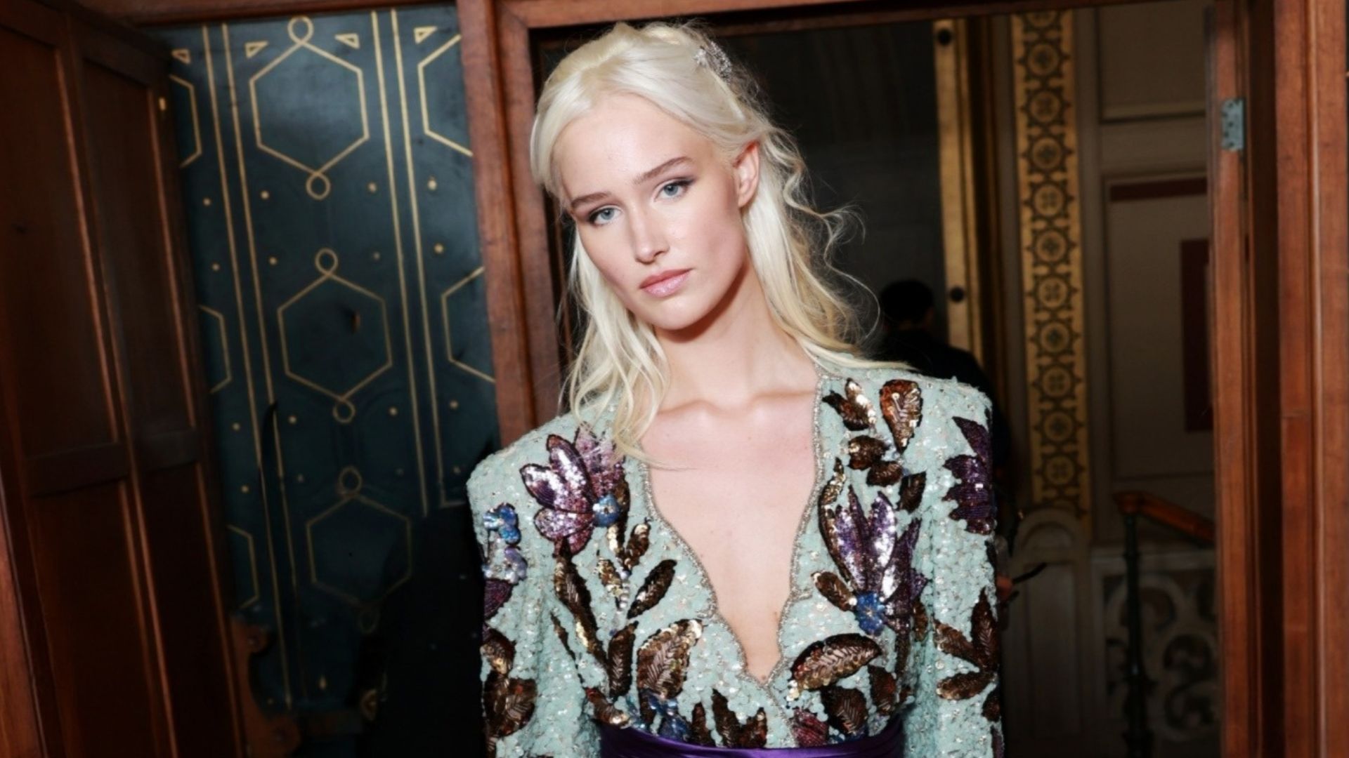 Lara Cosima en el desfile de Valentino SS27 en la Semana de la Moda de París, 2026.