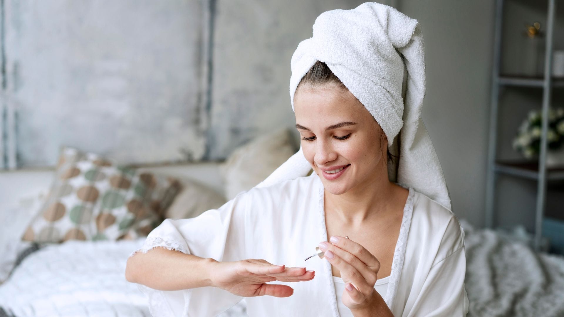 ¿Emergencia de uñas? Manual para repararlas tras varias sesiones de manicura semipermanente