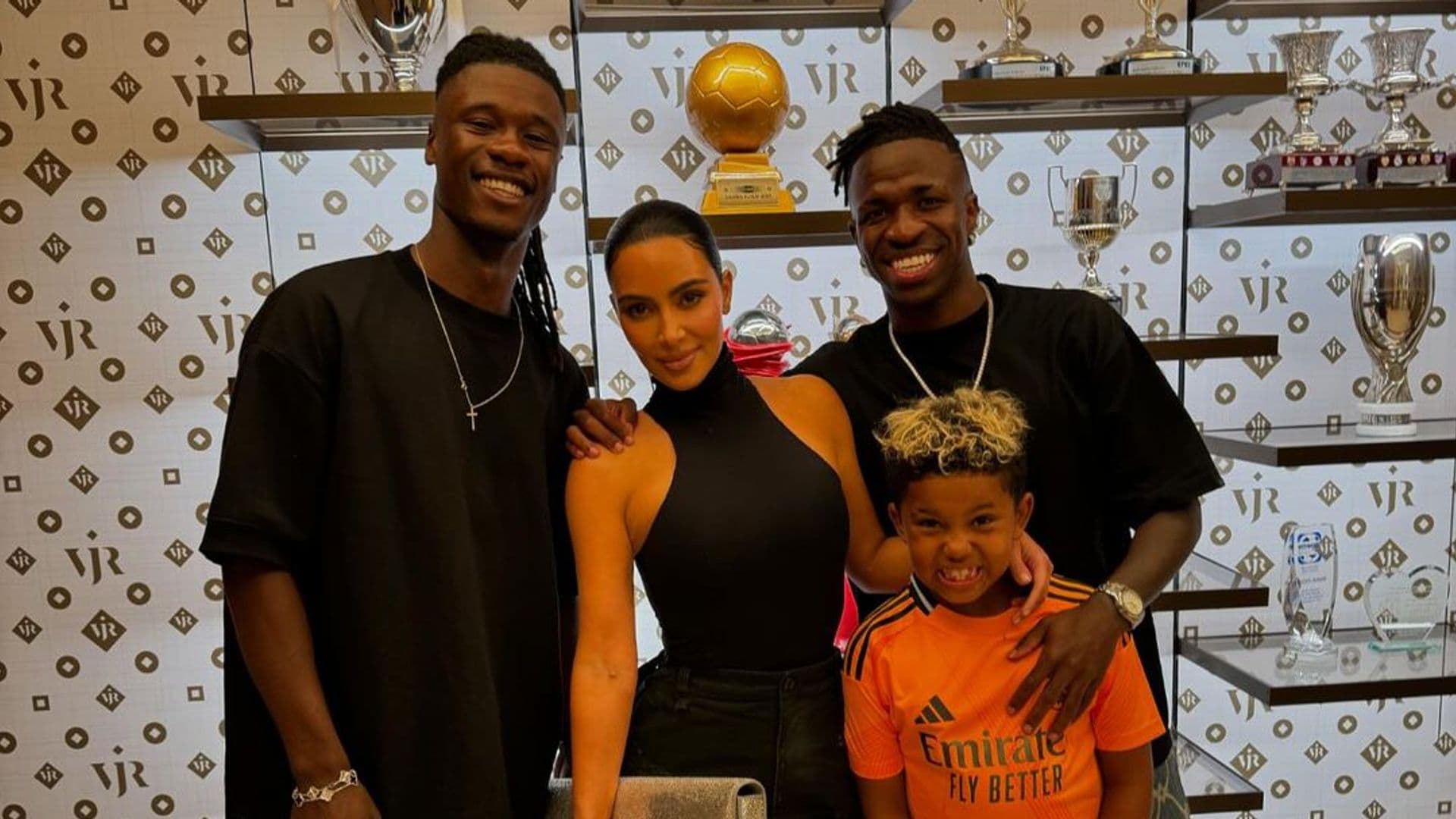 Así ha sido el encuentro viral de Kim Kardshian y su hijo con Vinicius y Camavinga en Madrid