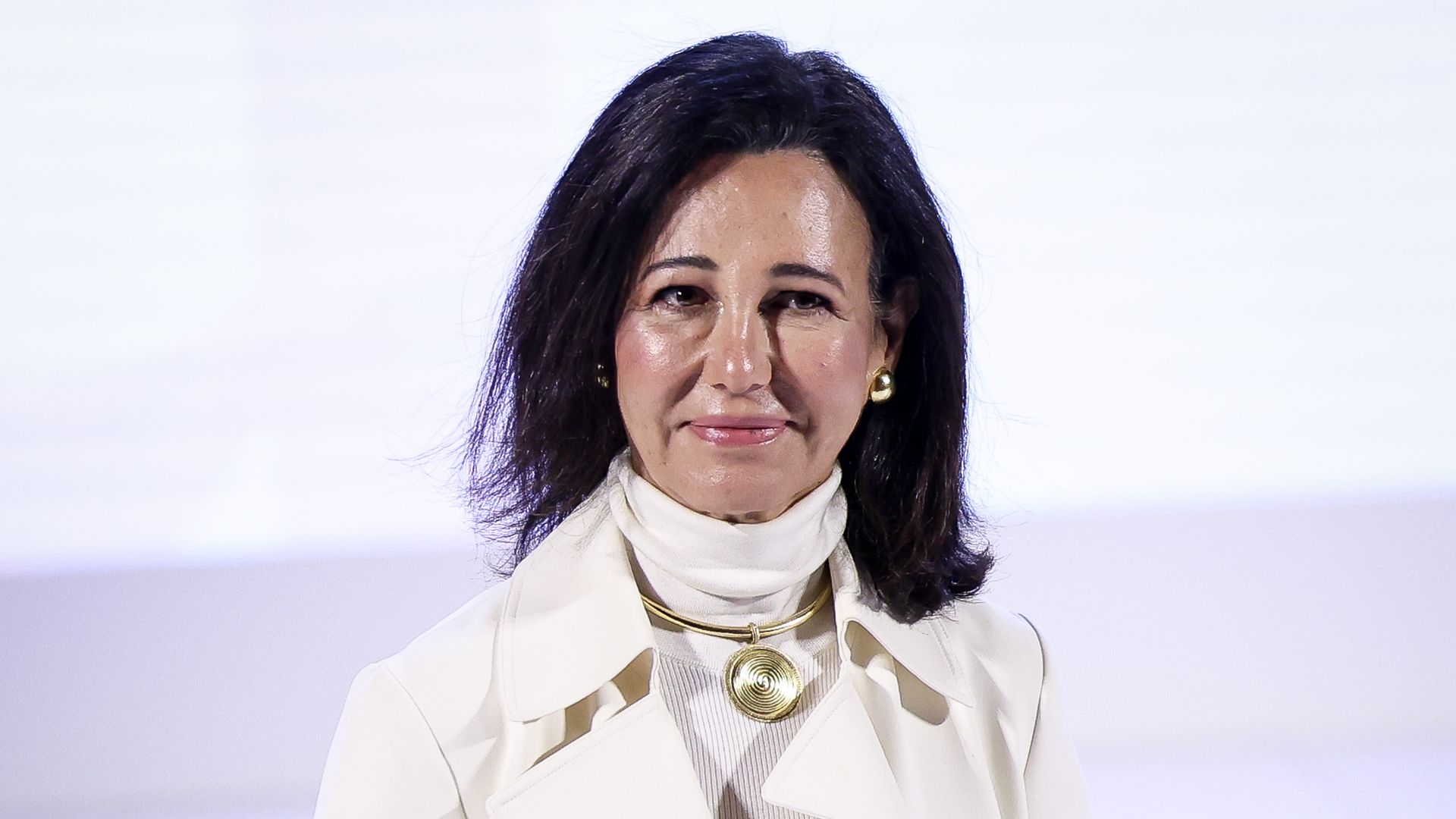 Ana Botín homenajea en sus redes a una de las empleadas más veteranas del banco y emociona a sus seguidores