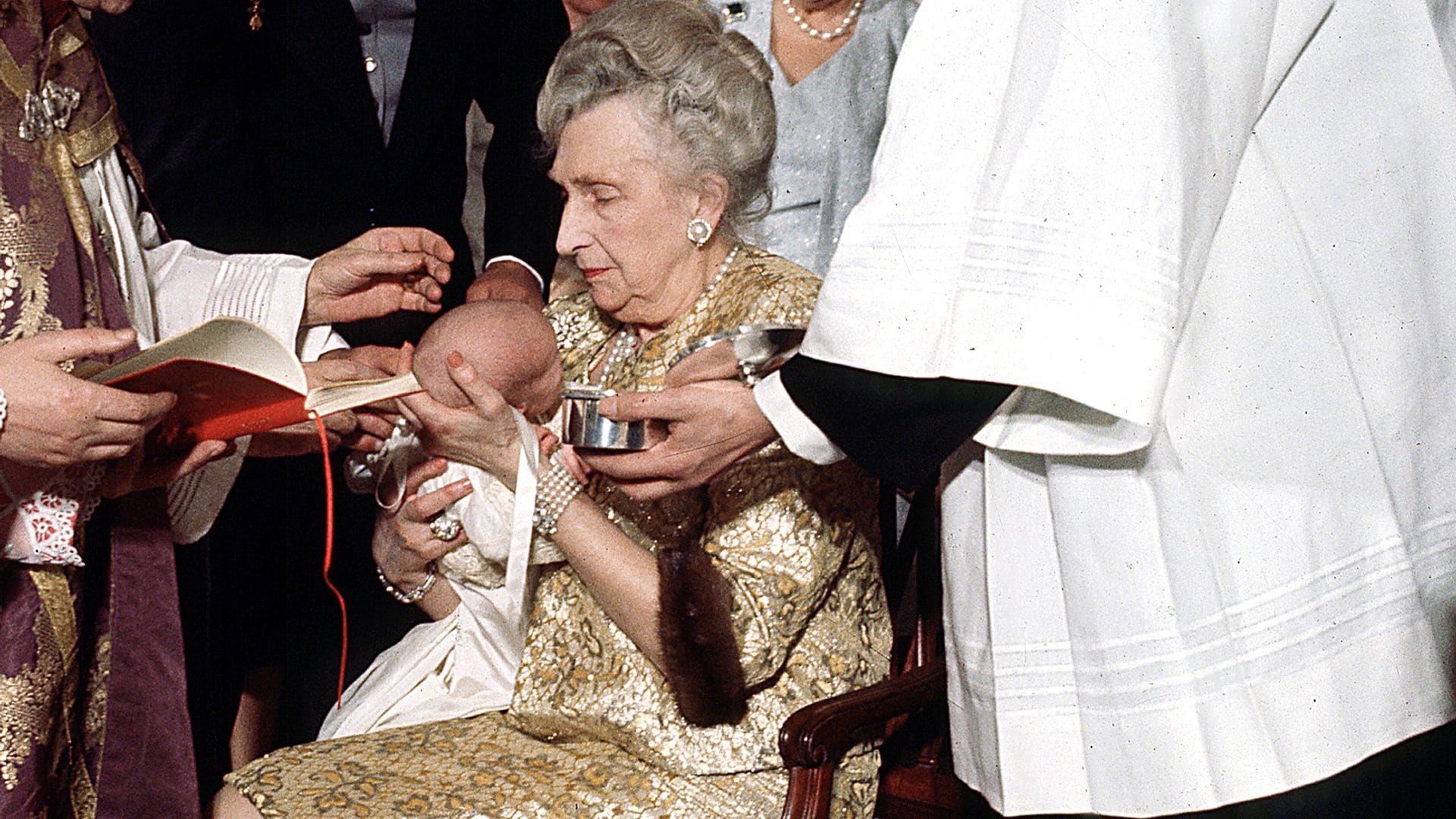 Bautizo del rey Felipe VI con la reina Victoria Eugenia como madrina