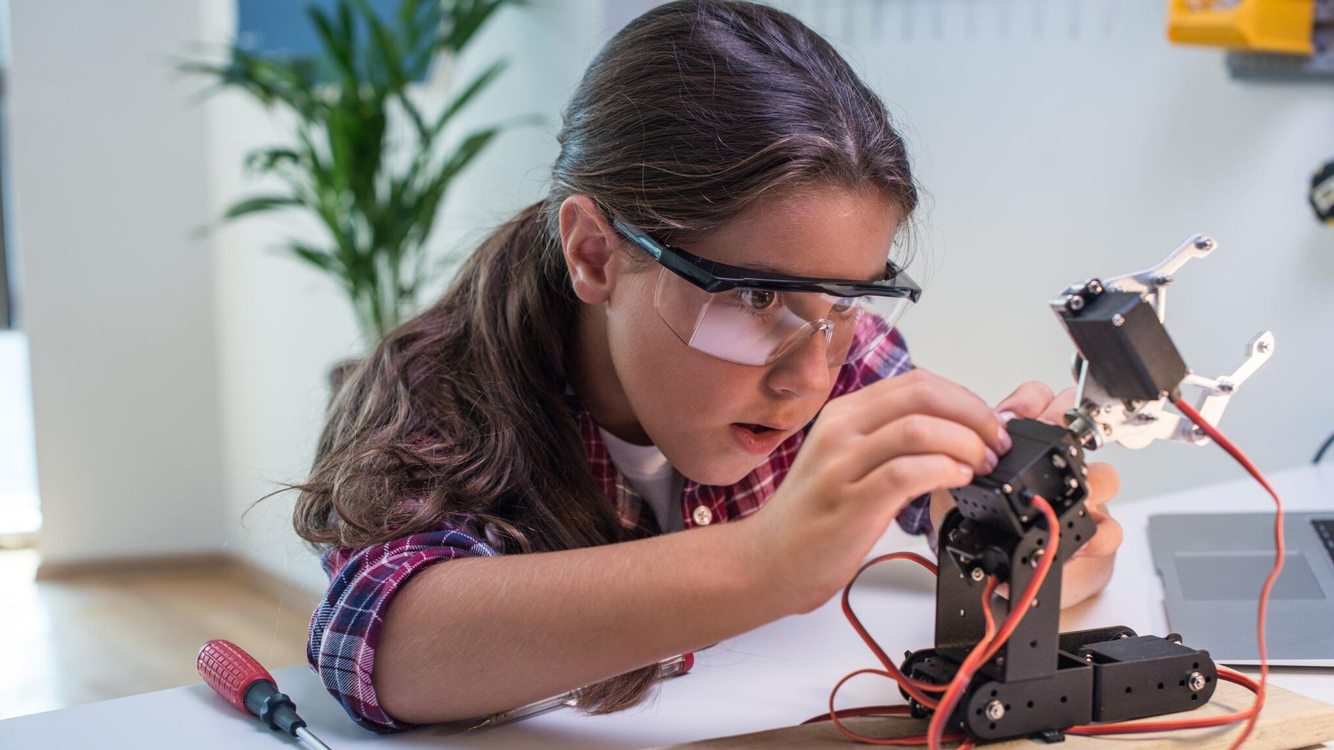 Cómo inculcar a las niñas la pasión por la ciencia