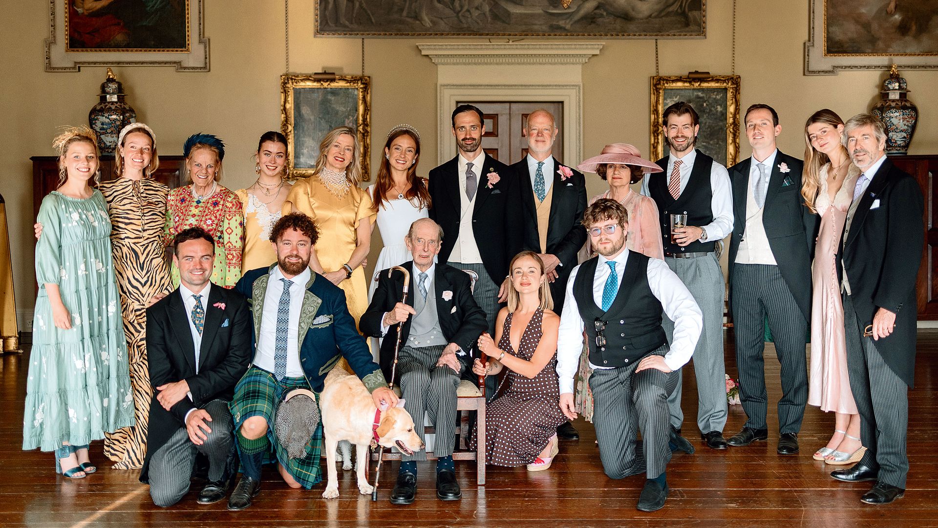 La familia aristócrata en una foto de boda