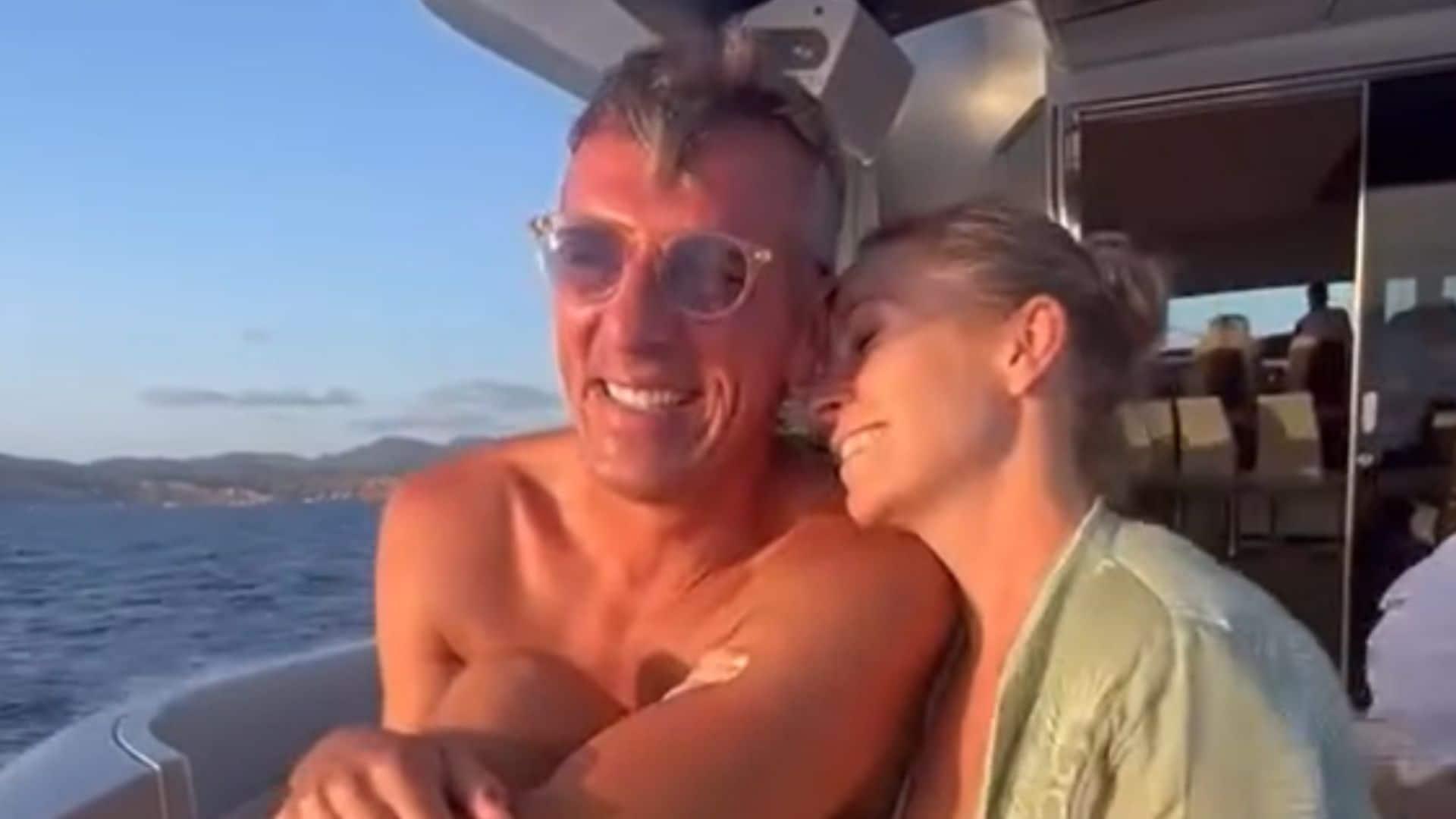 El romántico vídeo con beso de película incluido que le ha dedicado Joaquín Prat a su novia por su cumpleaños