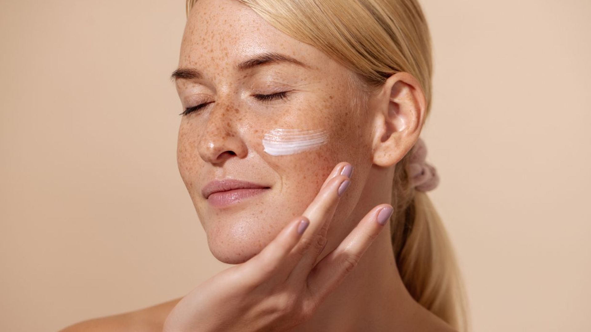 'Cream skin': aprende el maquillaje fácil y natural que adoran las coreanas con la piel más luminosa
