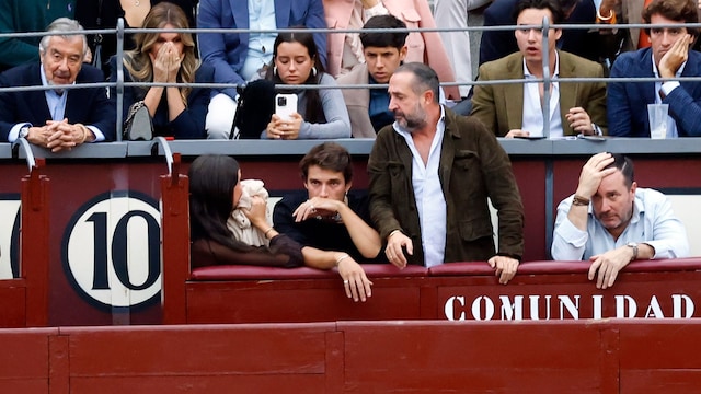 Victoria Federica de Marichalar visiblemente afectada durante la cogida a Andrés Roca Rey en la plaza de toros de Las Ventas, a 6 de octubre de 2024, en Madrid