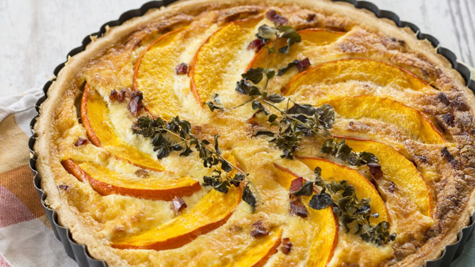 Quiche de calabaza, bacon, parmesano y orégano