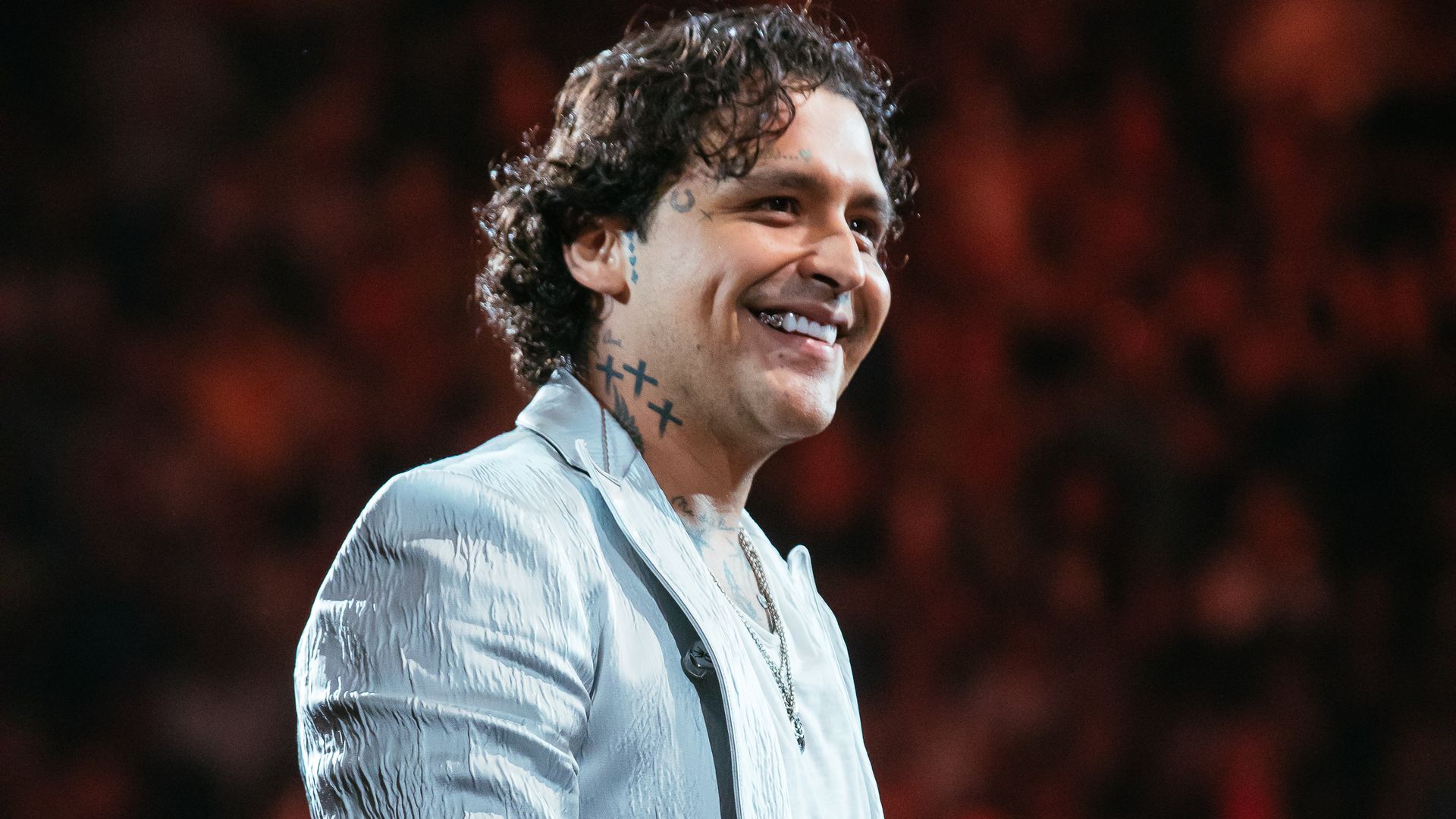  Christian Nodal respondió con humor cuando le preguntaron si tiene algún rancho.