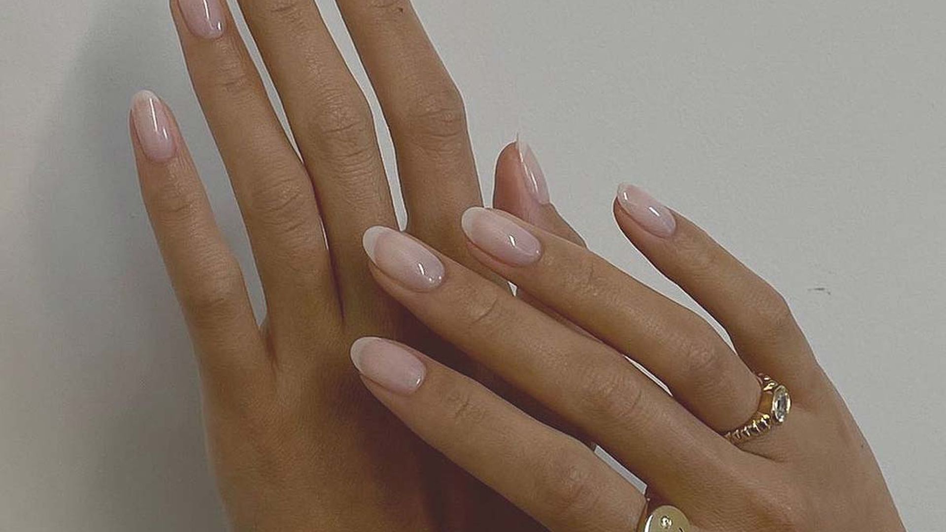 Las manicuras especiales que más se llevan y añadirán estilo a tus looks de diario