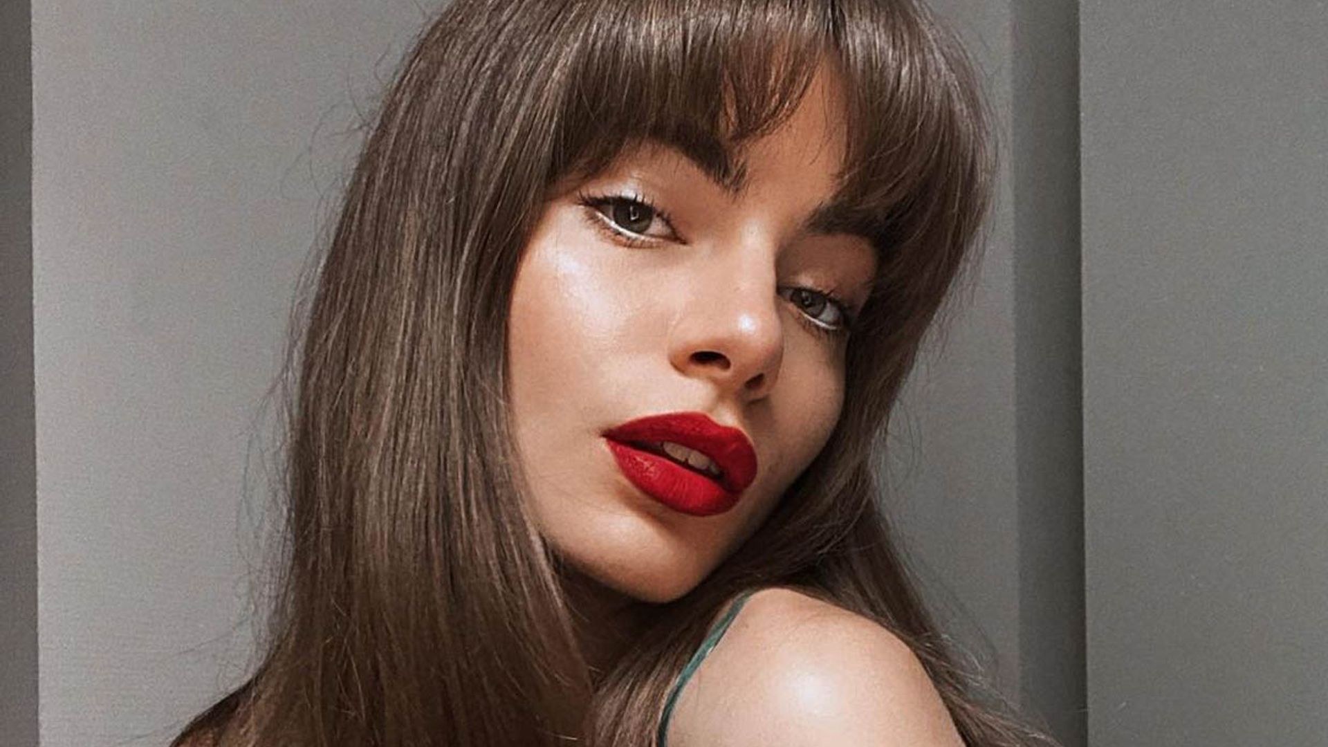 Maquillaje a prueba de mascarilla (y besos) para celebrar el Día de los Enamorados