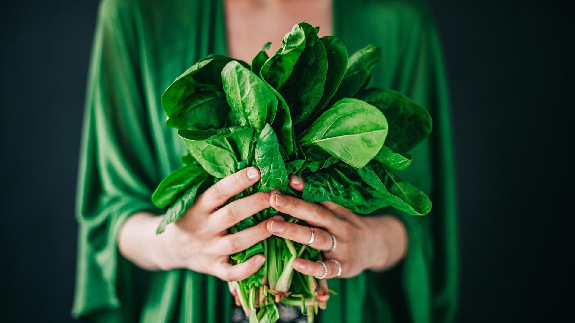 Los beneficios de comer espinaca: Un superalimento para una salud óptima