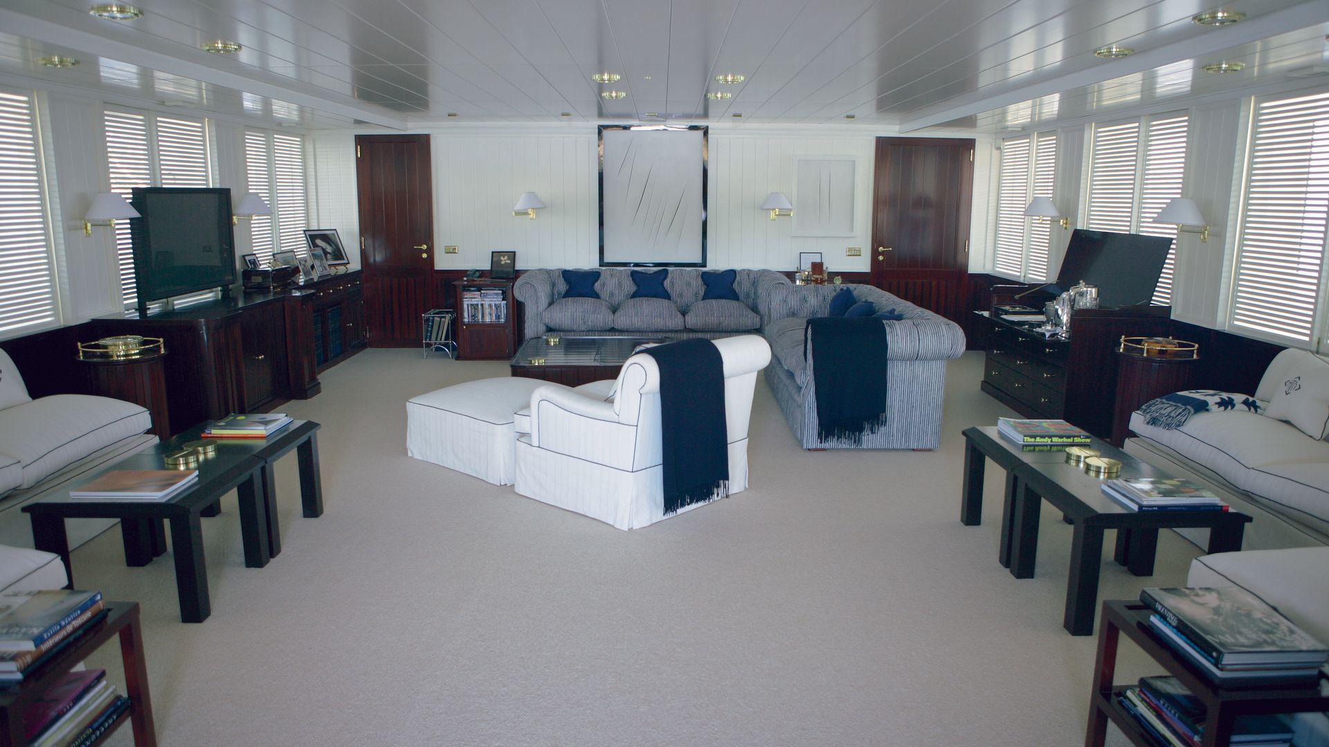 El salón principal del 'TMBlue One' de Valentino