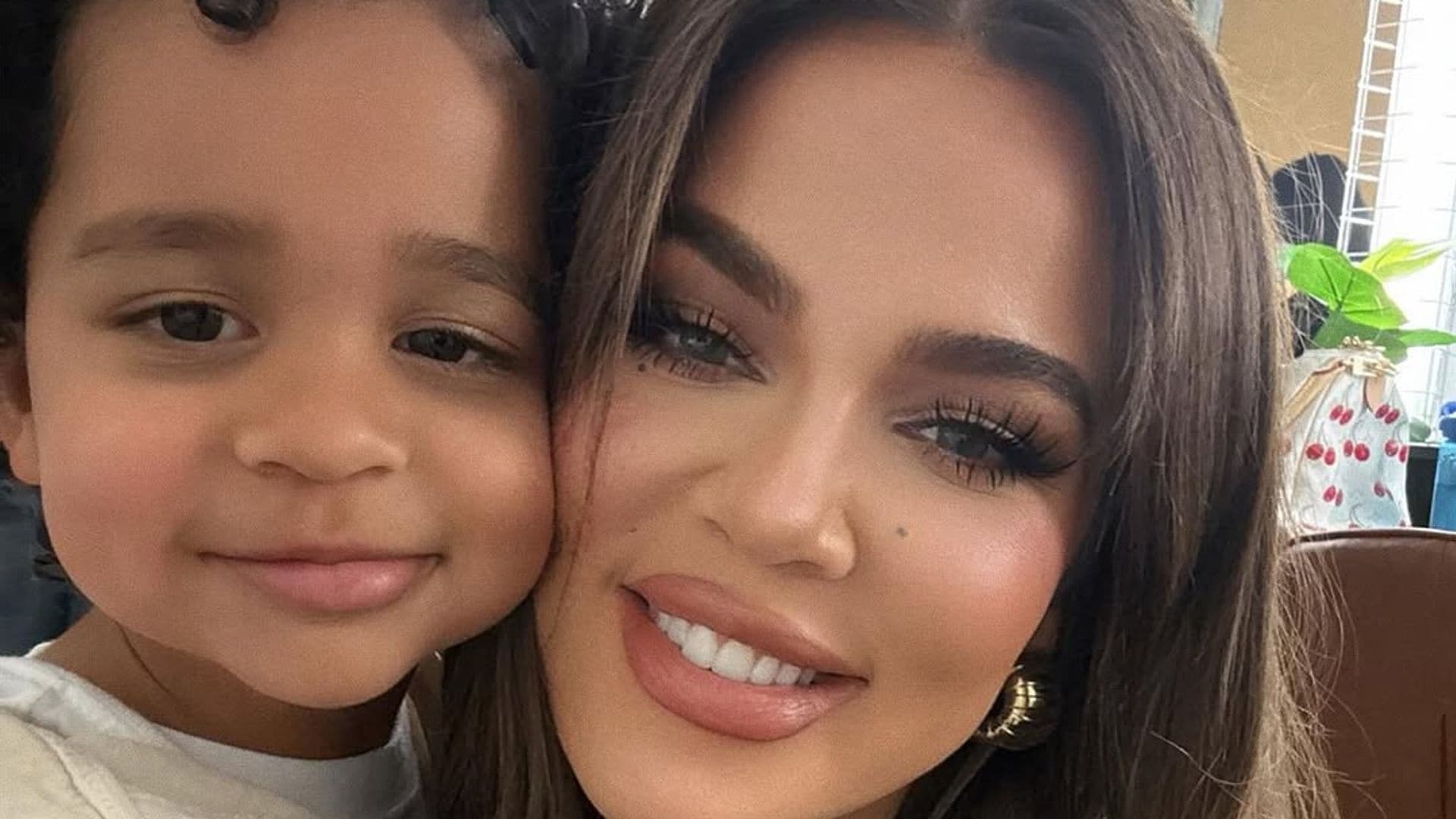 Khloé Kardashian celebra el 3 cumpleaños de su hijo con esta alucinante fiesta para amantes de Mickey Mouse