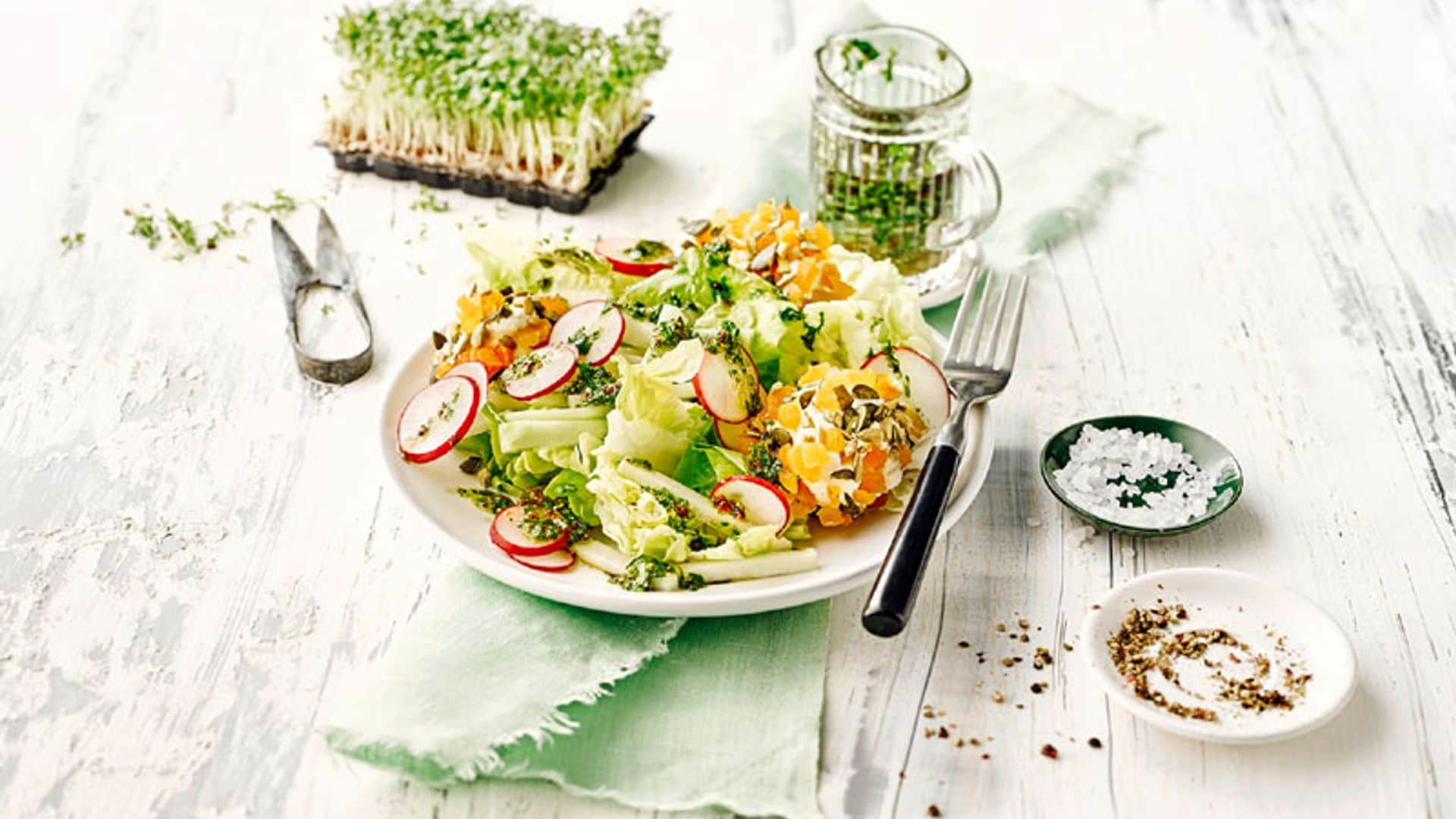 Ensalada de primavera con vinagreta de hierbas