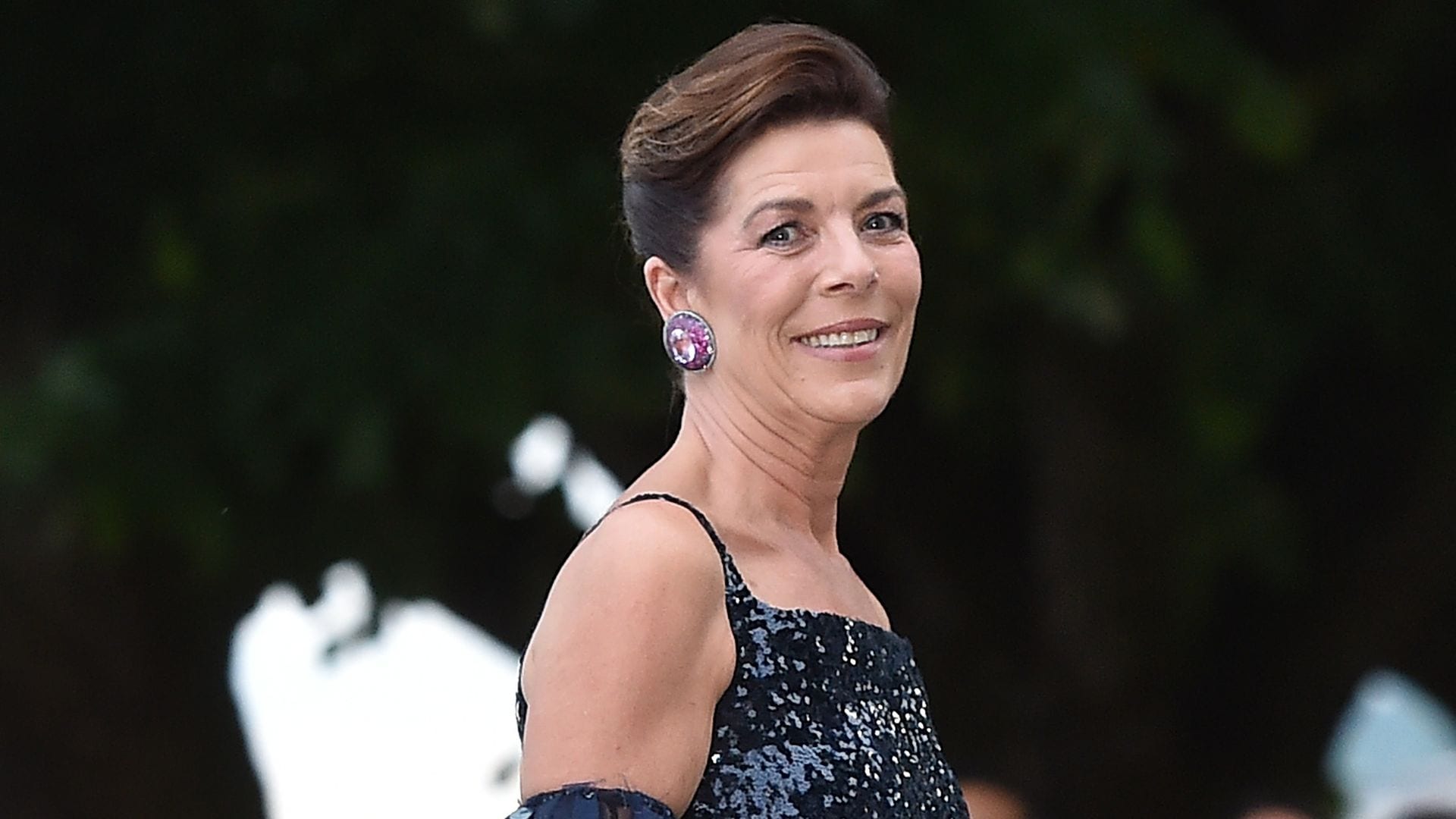 Los looks inolvidables que convirtieron a Carolina de Mónaco en la madrina mejor vestida de la década