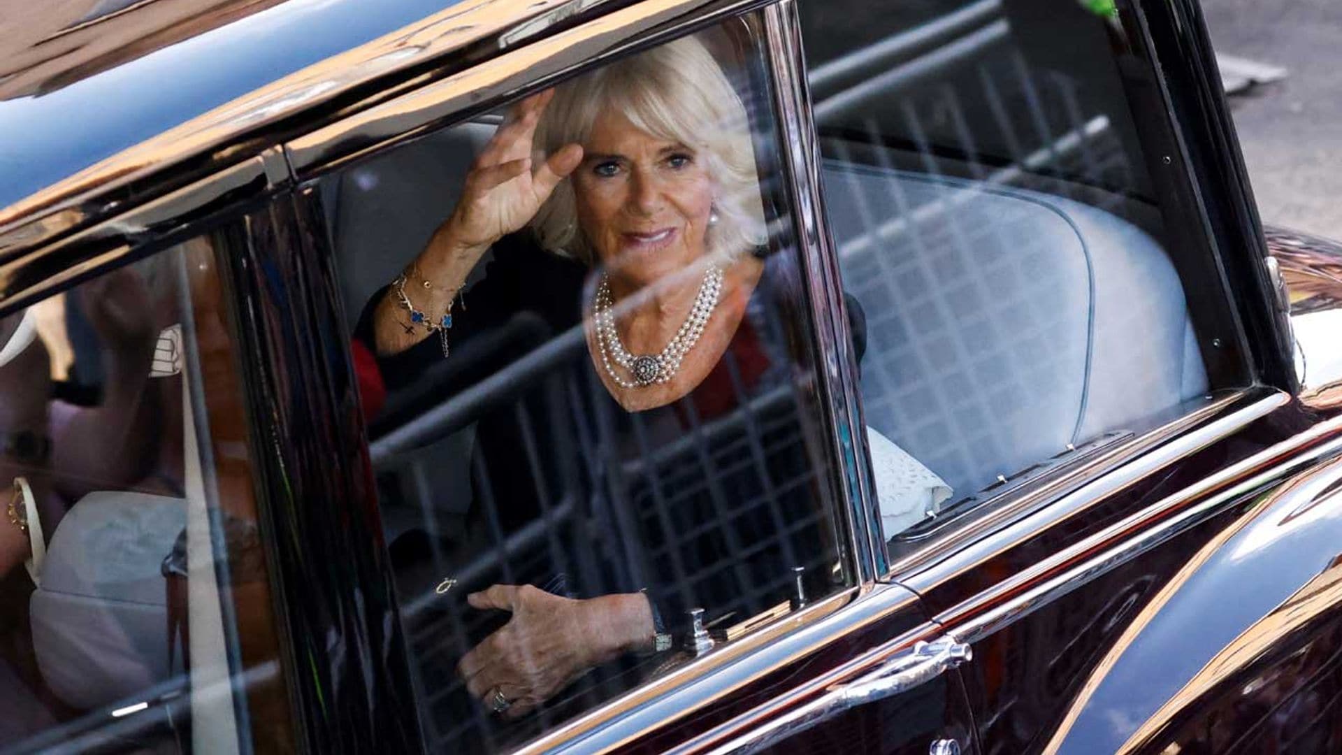 Expectación y polémica ante la corona que podría elegir la reina Camilla