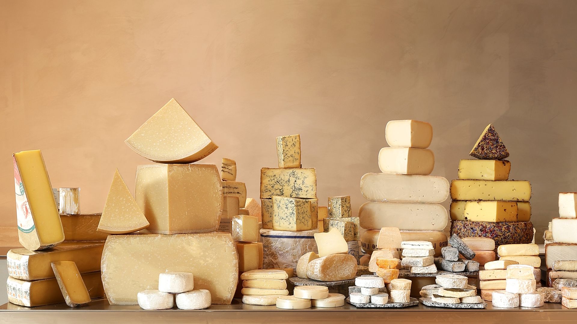 Gatos muy ratones: Madrid se rinde a las bondades de los quesos artesanos