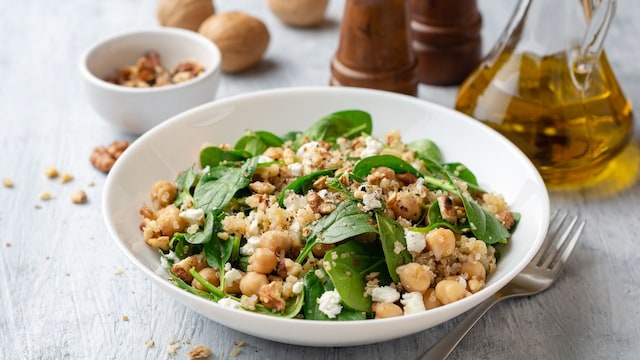 Ensalada de garbanzos y espinacas