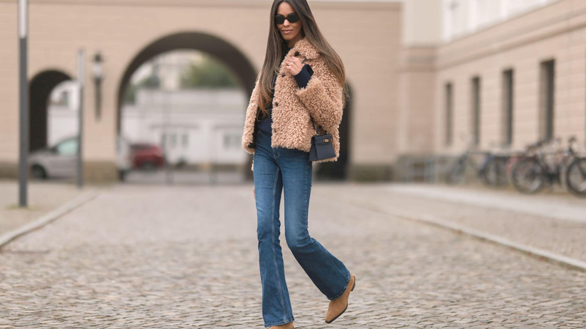 Este año solo querrás los vaqueros ‘bootcut’, los pantalones que alargan tu silueta