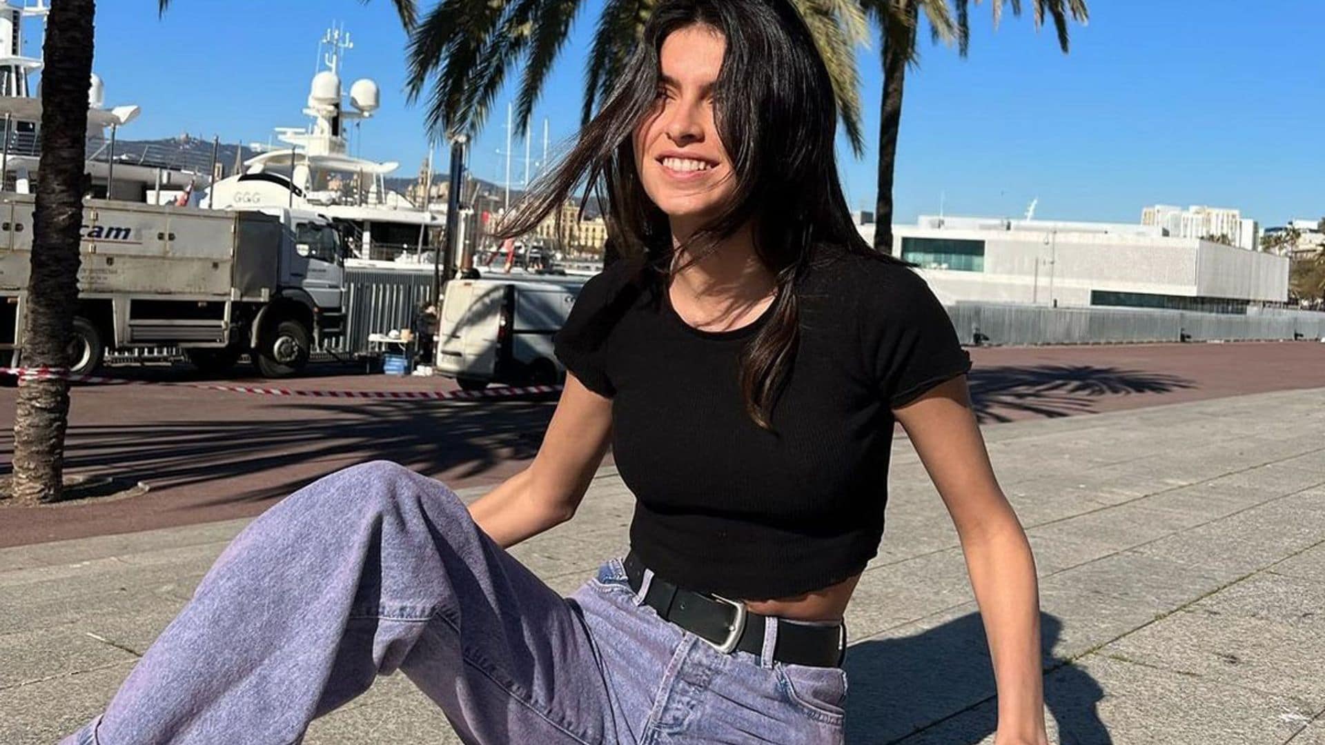 Los vaqueros anchos que más favorecen a las chicas con pocas curvas los ha llevado Lucía Rivera