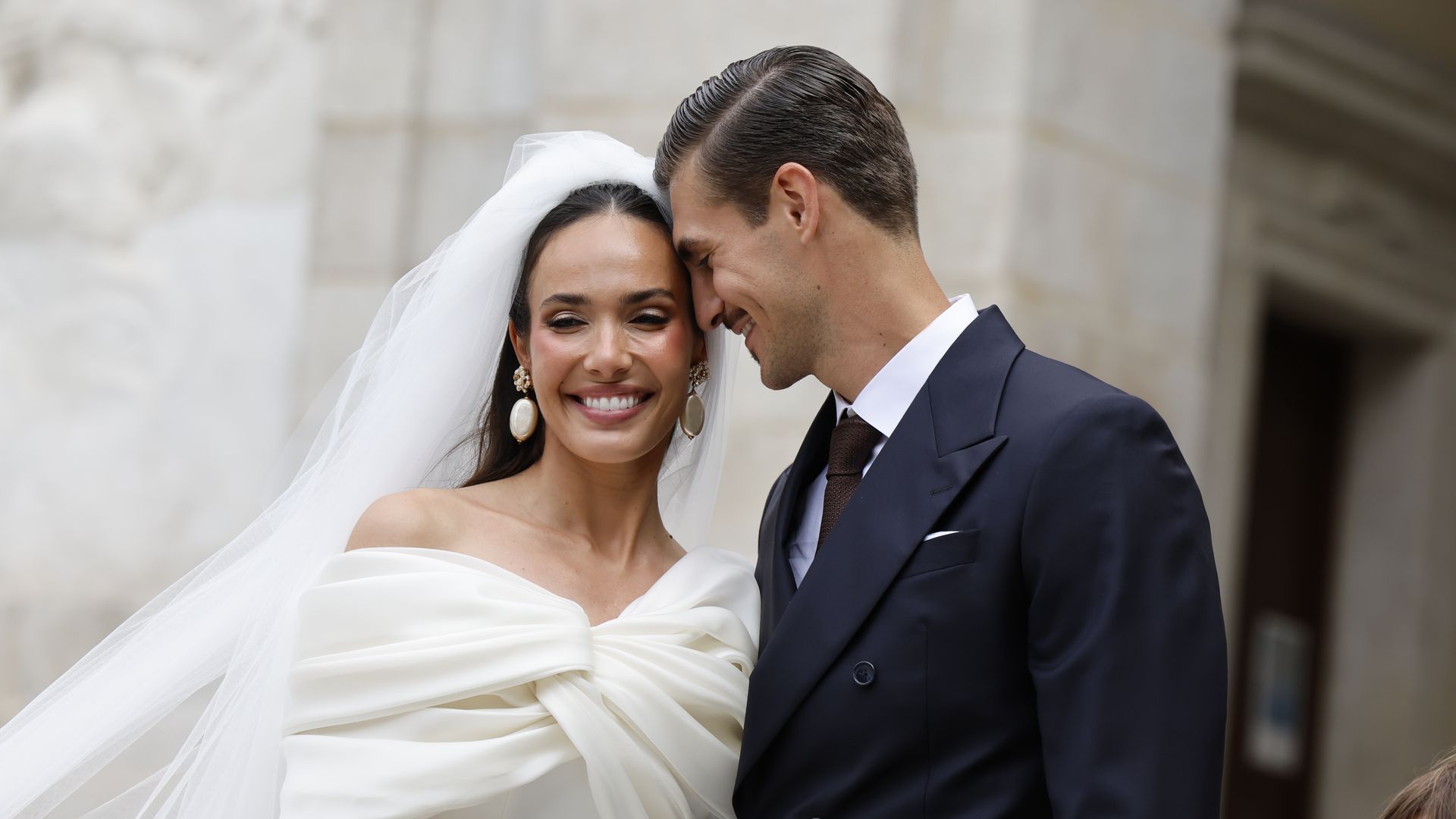 Ana Moya y el portero Diego Conde se dan el ‘sí, quiero’ en una espectacular boda llena de 'influencers'