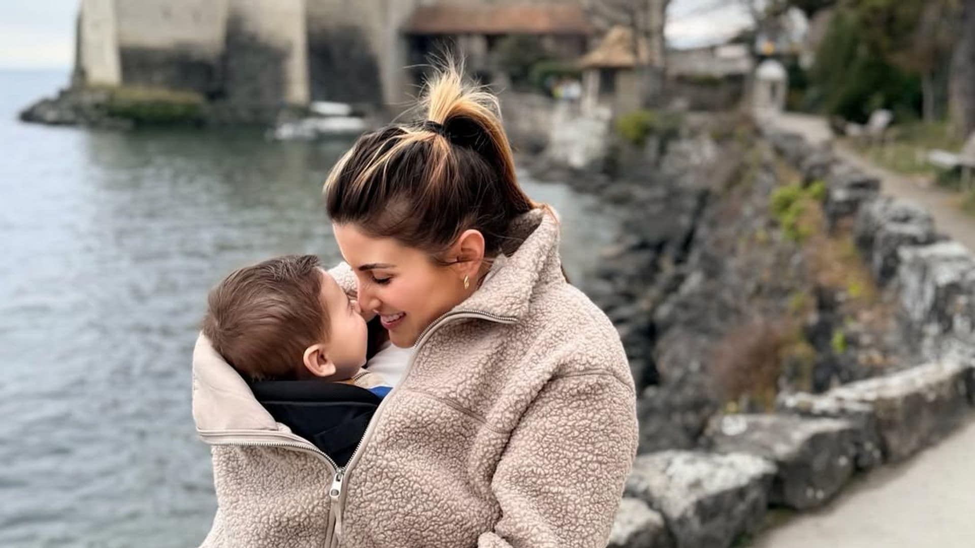 Sofía Rivera Torres y su hijo Ferrán.