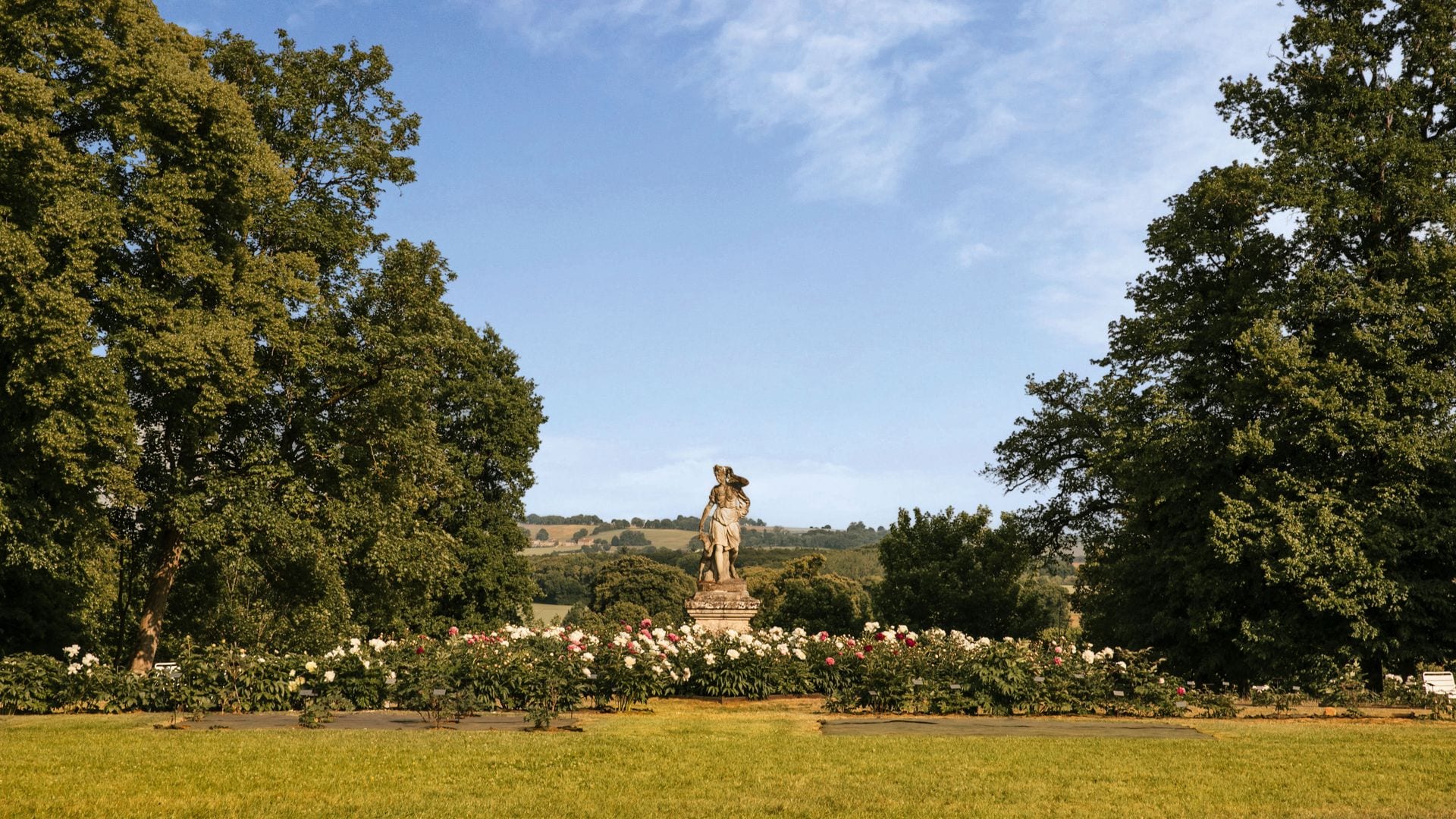 Desde 2015, abre al público este jardín único durante los meses de floración, en mayo y junio, y recibe a miles de visitantes atraídos por la magia de este lugar: "Es una experiencia divertida y dinámica; si algún día venís, nos encontraréis a toda la familia corriendo de un lado a otro, inmersos en la frenética actividad que implica cuidar y compartir este maravilloso jardín"