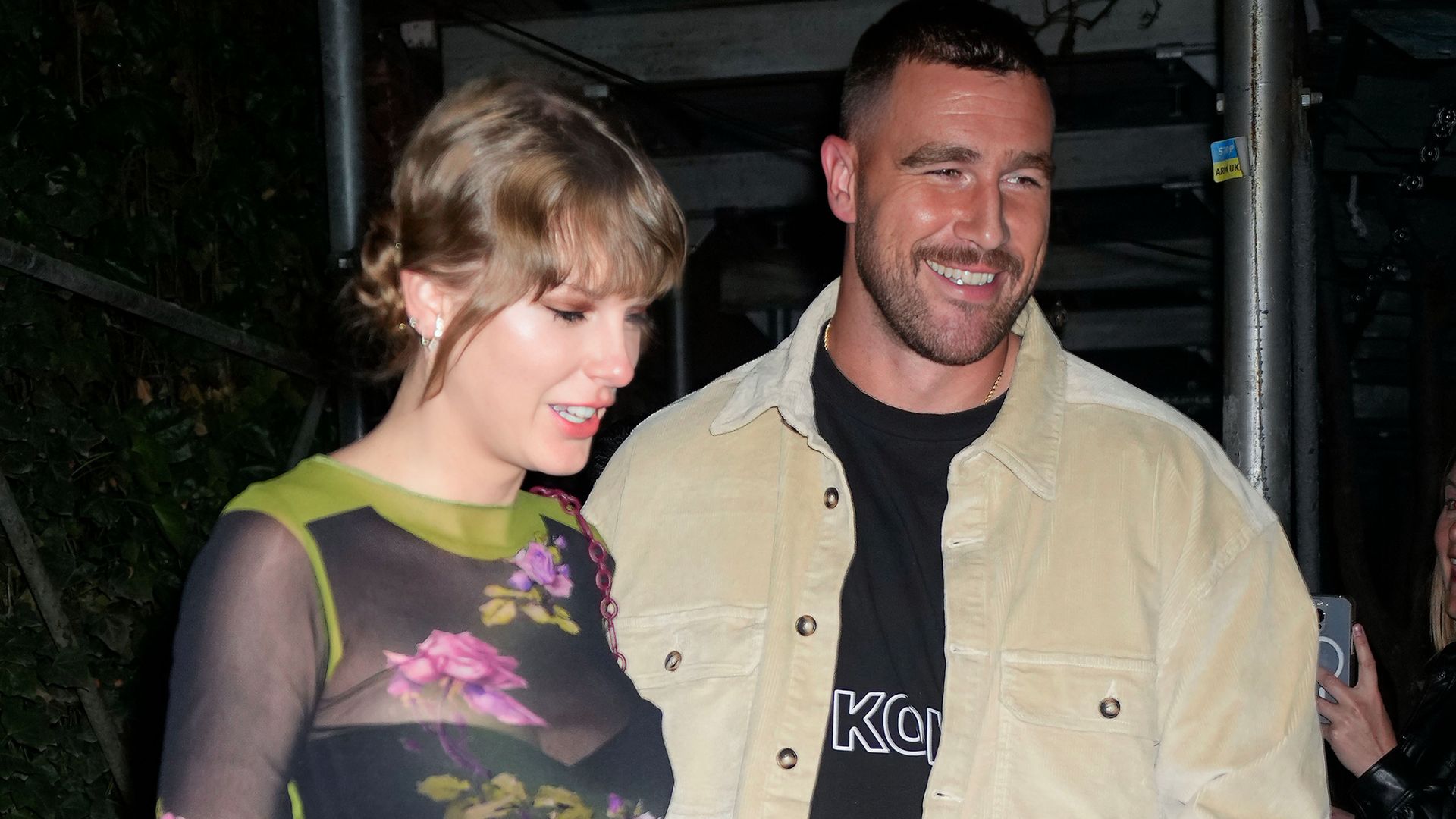 Taylor Swift y Travis Kelce en una salida en Nueva York en 2023.