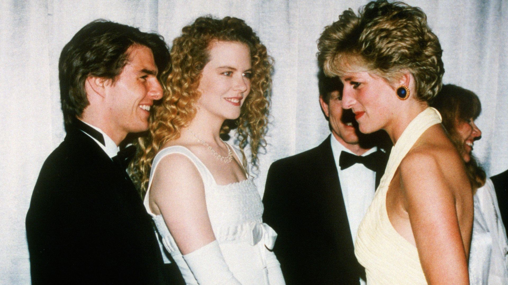 Diana de Gales con Tom Cruise y Nicole Kidman en la premiere de "Far and Away" en el Leicester Square