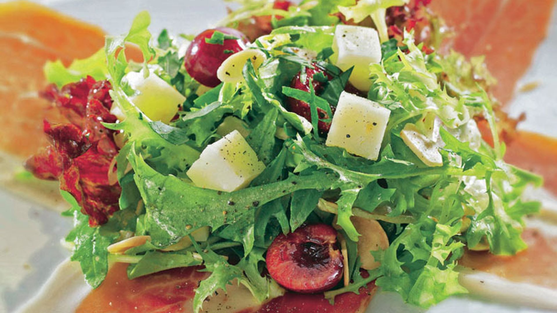 Ensalada de picotas con jamón serrano