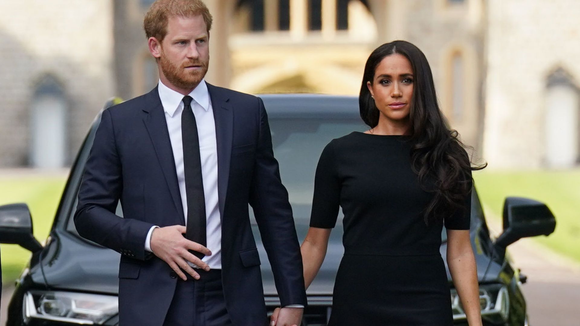 ¿Cómo se enteró el príncipe Harry de la intervención a la que va a someterse Carlos III?