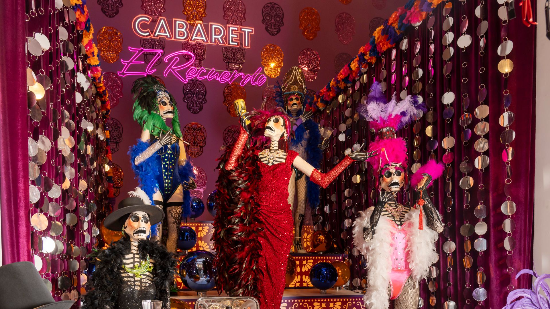 El Cabaret, altar de muertos en Casa de México 2025