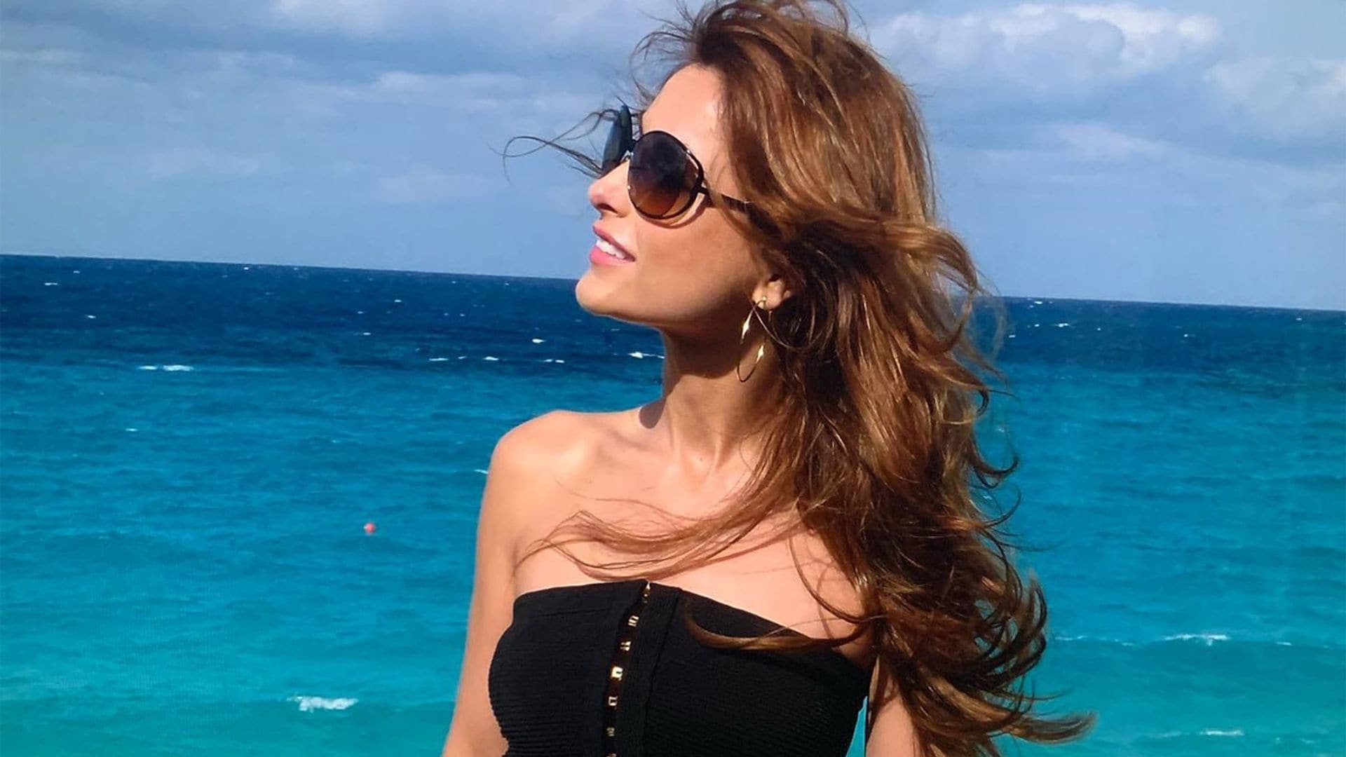 Paloma Cuevas da la bienvenida al verano con este posado en bikini