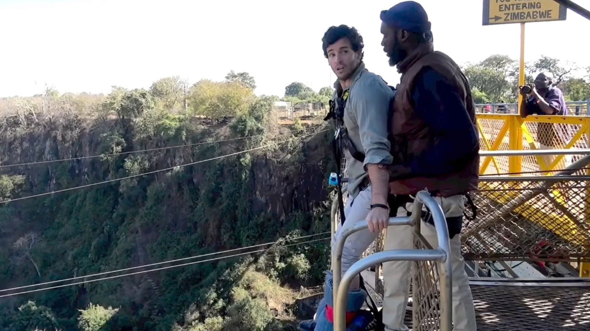 ¡Saltando al vacío! No te pierdas el vídeo de Iñigo Onieva haciendo 'puenting' durante su luna de miel