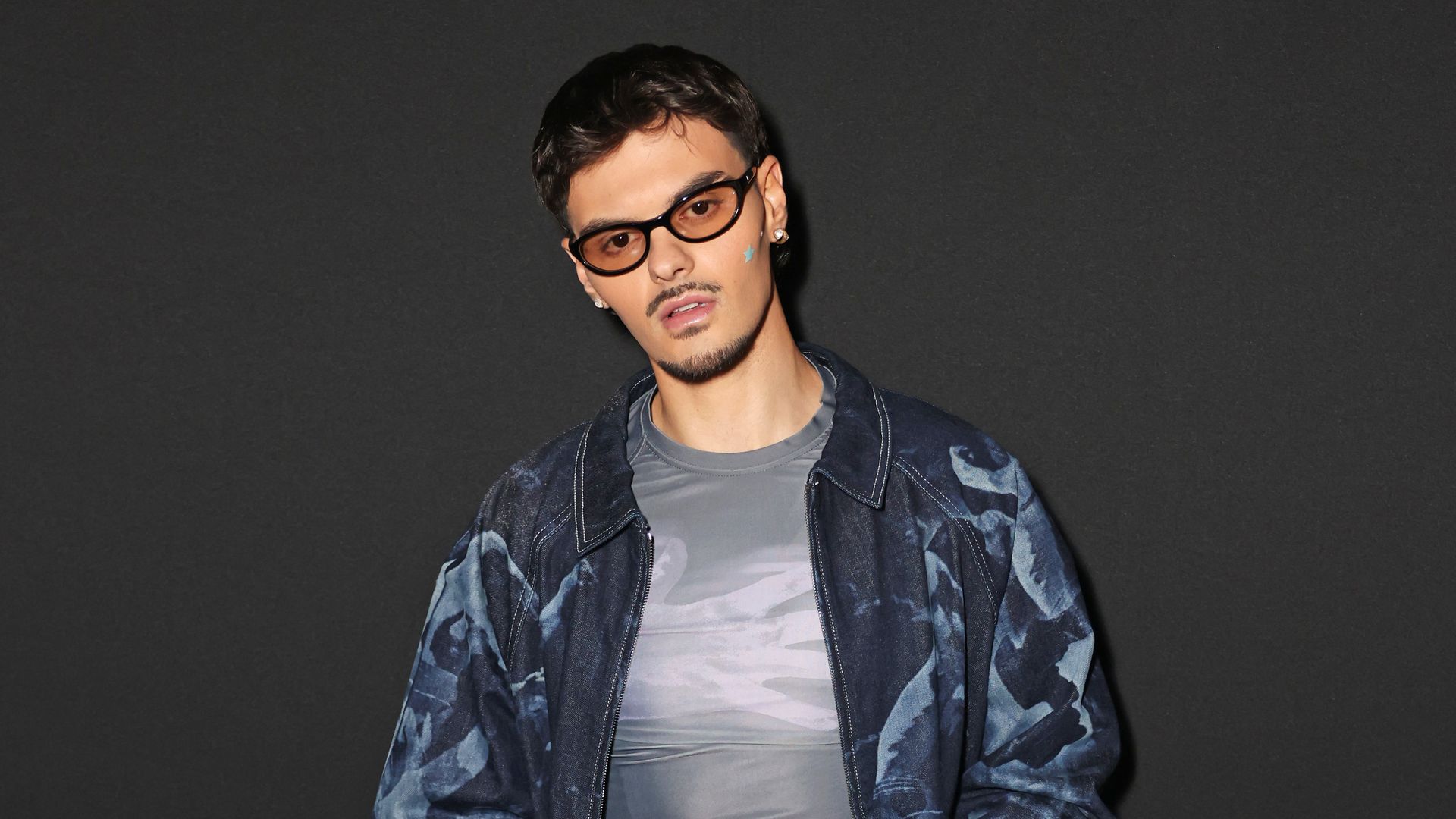 Hablamos con Abraham Mateo sobre el éxito, sus 20 años de carrera y el amor: "Estíbaliz significa mucho para mí"