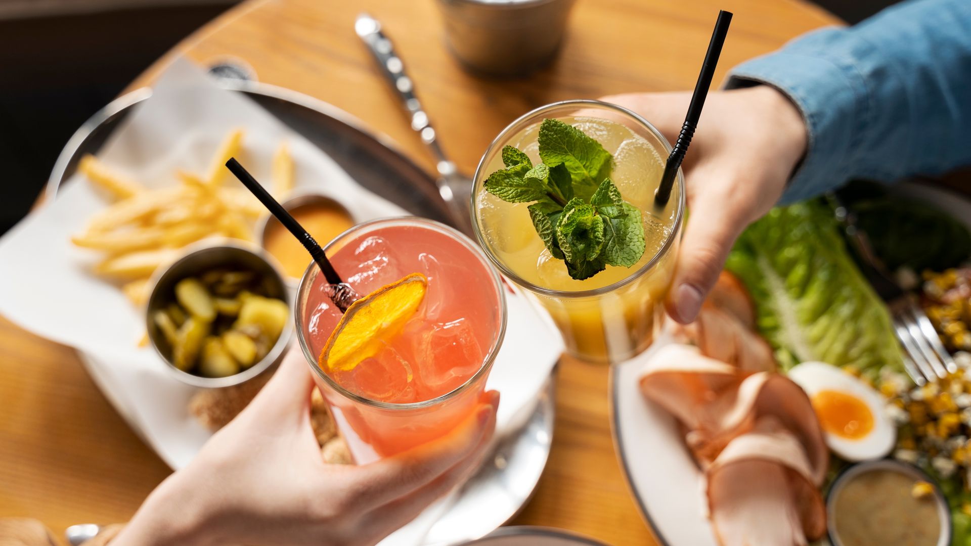 Brindis con cócteles