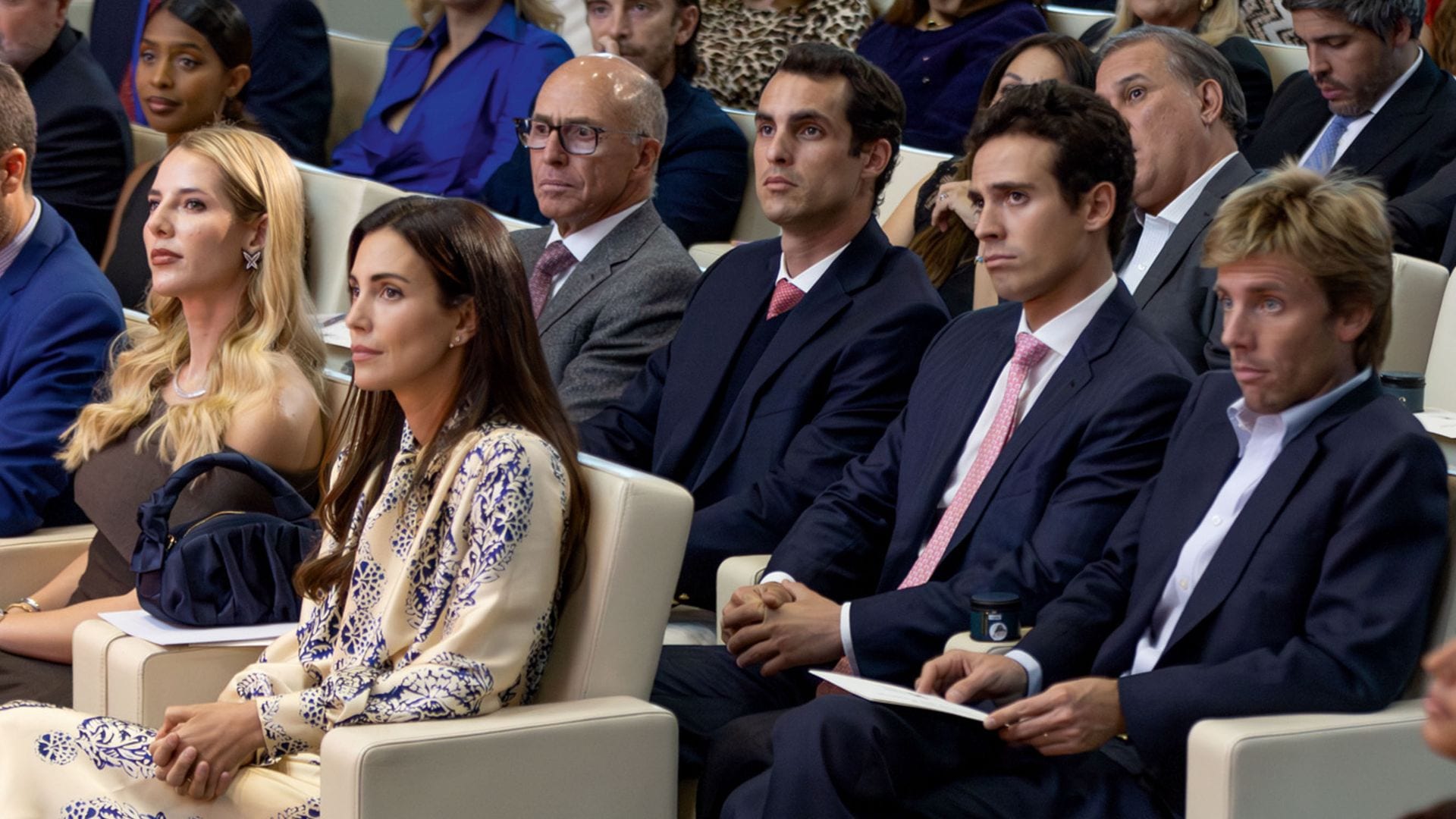 Todos ellos sentados con Lavinia Valbonesi, mujer del presidente de Ecuador, premiada esa noche. 
