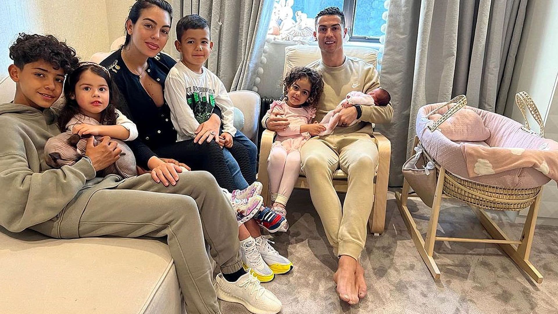 Cristiano recuerda con dolor la pérdida de uno de sus mellizos y la hospitalización de su hija Bella Esmeralda
