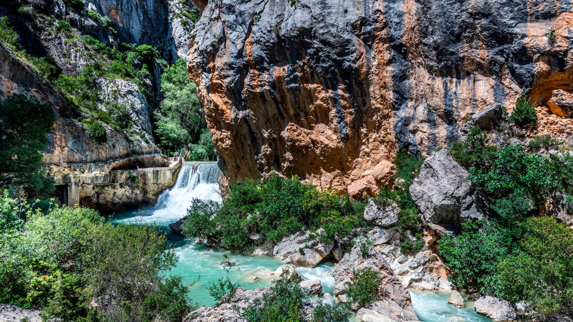 Las piscinas naturales más espectaculares de Aragón para este verano: aguas turquesa entre cañones, montañas y bosques
