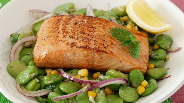 salmon habas age