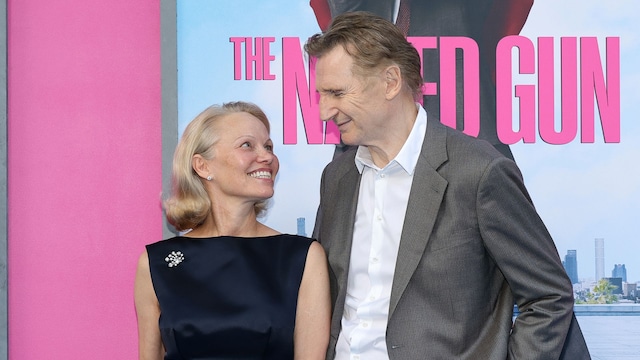 Pamela Anderson y Liam Neeson en el estreno de 'The Naked Gun' en Nueva York, el pasado 28 de julio de 2025.