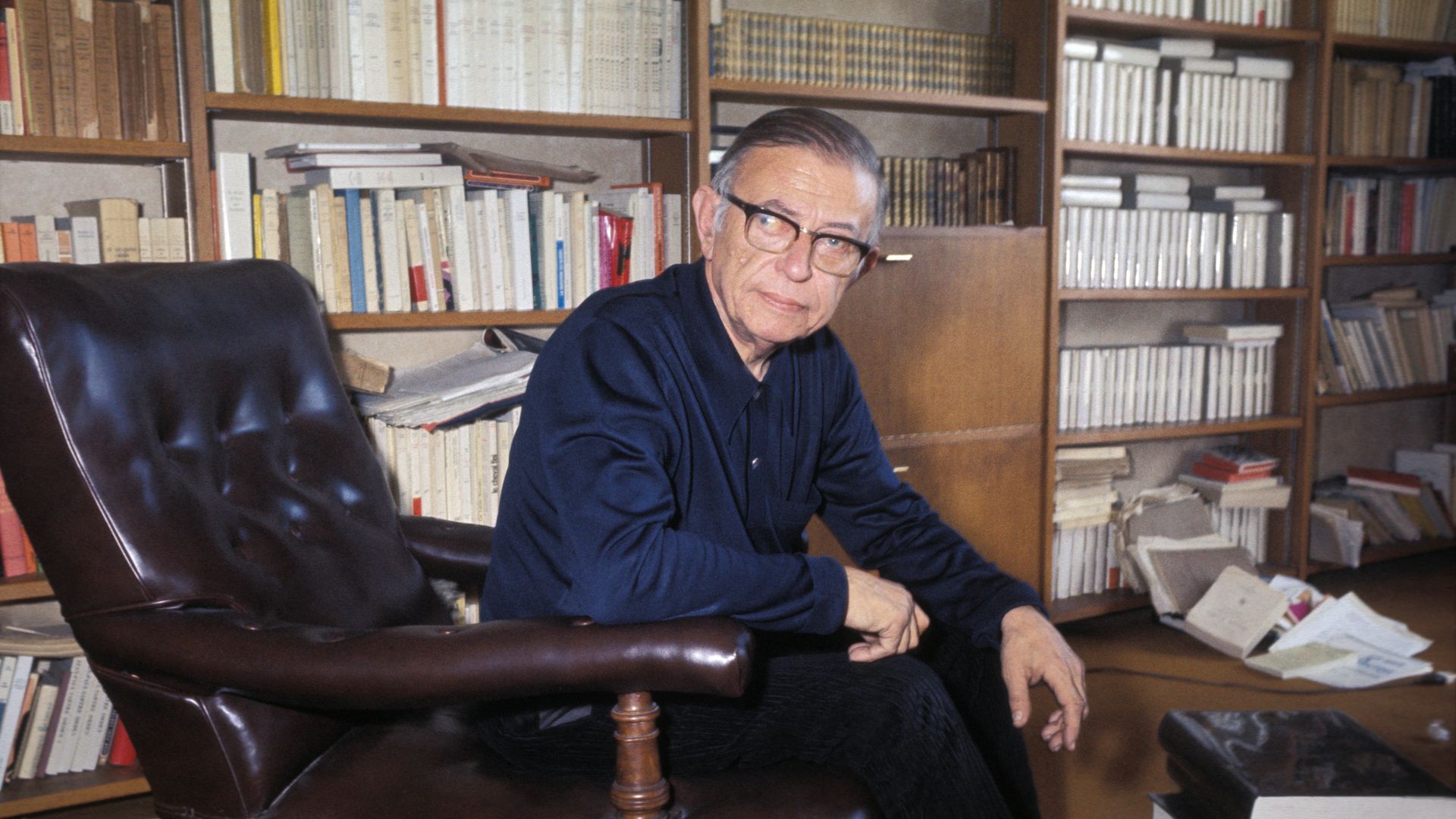 La frase del filósofo Sartre que explica la fatiga por decisión: "El hombre está condenado a ser libre porque, una vez arrojado al mundo, se ve obligado a elegir"