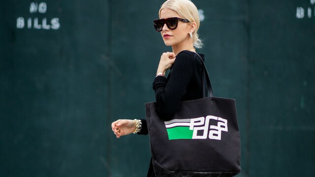 caroline daur top