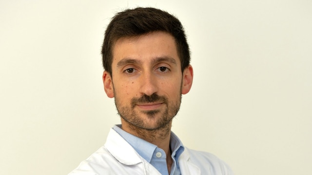 Doctor Víctor Gómez Mayordomo, Director Adjunto y Especialista en Neurología en el Instituto de Neurociencias del Hospital Universitario Vithas Madrid La Milagrosa.