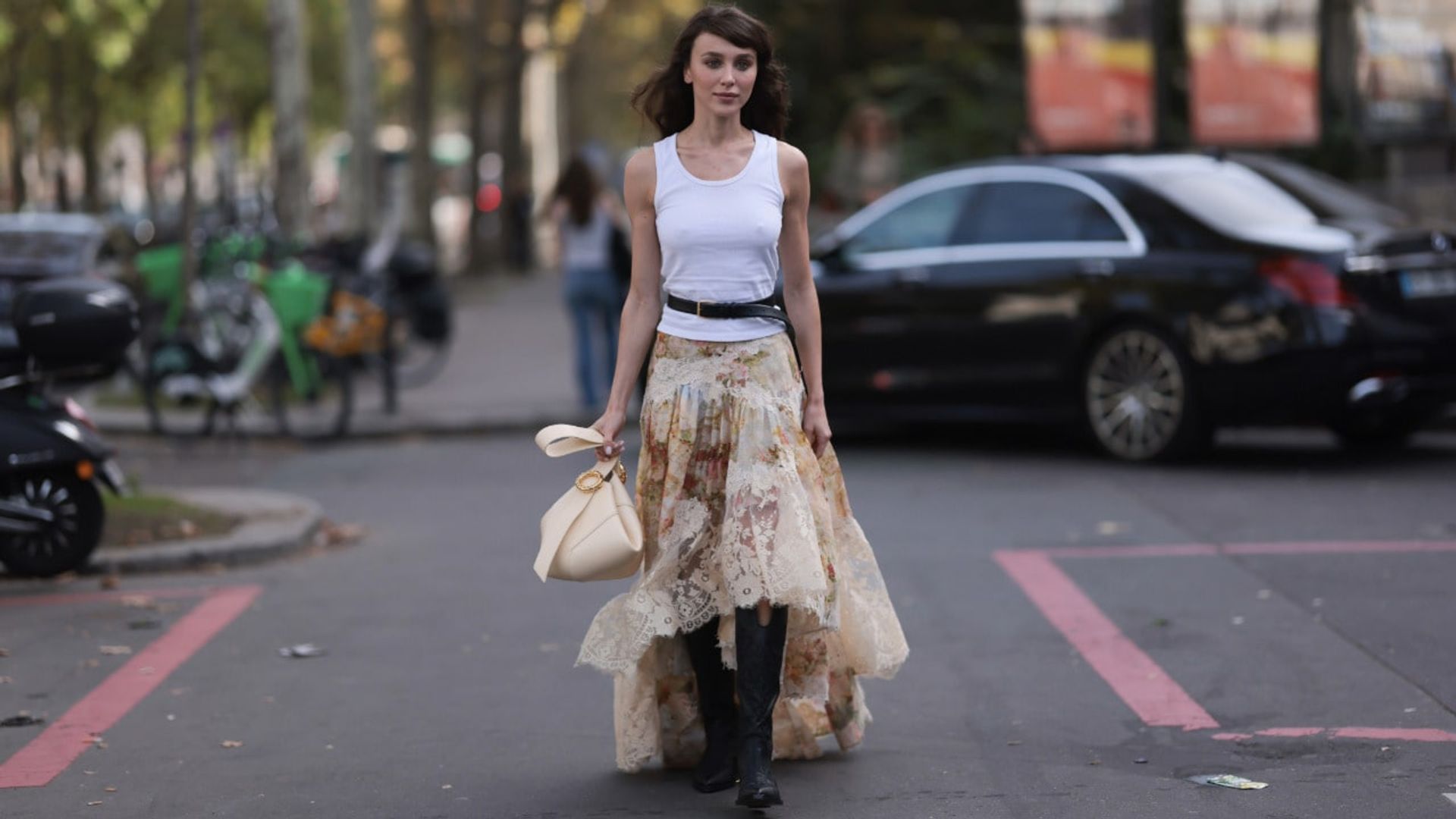 Cómo incorporar el punk en looks sofisticados