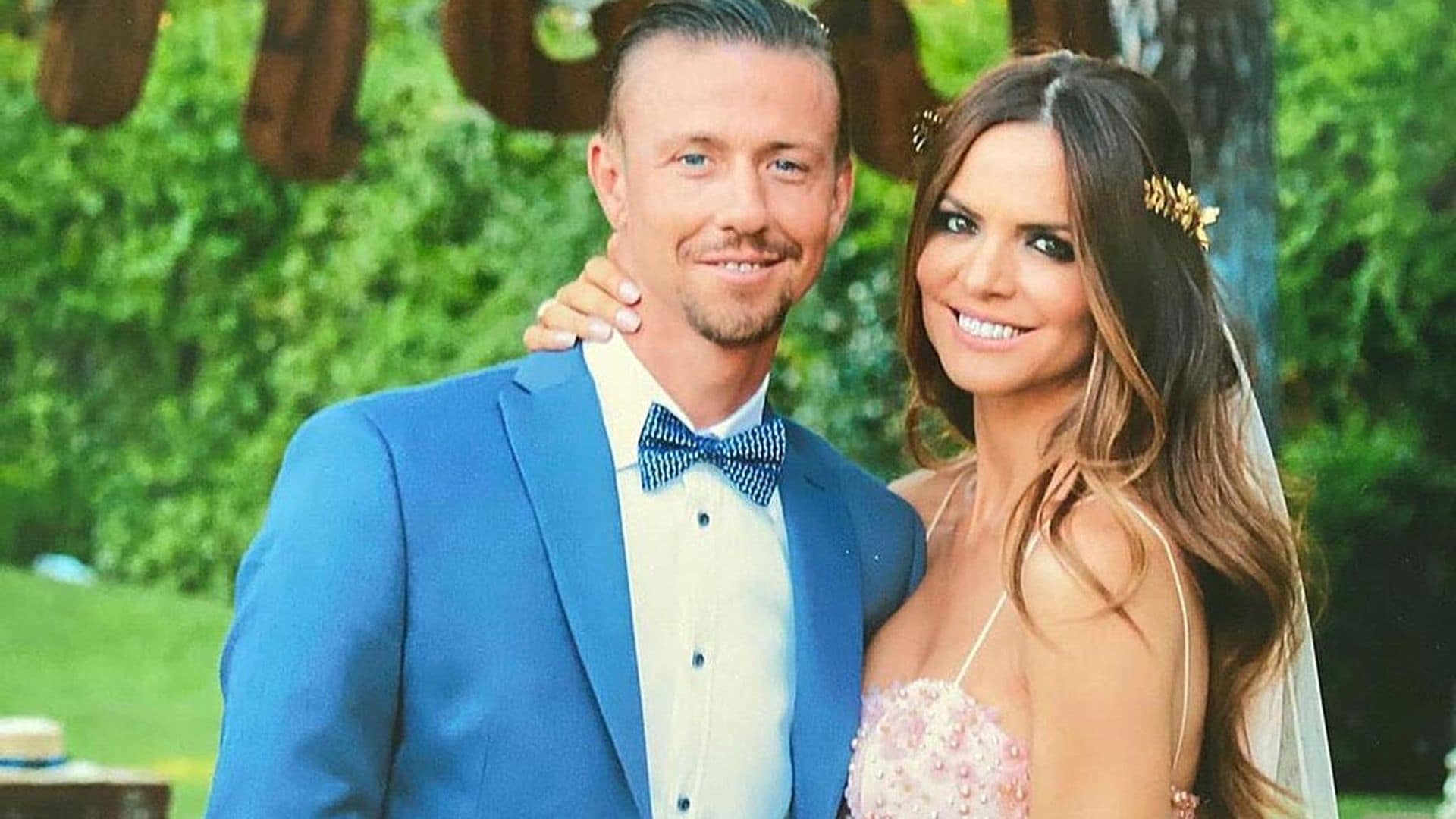El romántico (y último) aniversario de boda de Romina Belluscio y Guti en su espera más dulce