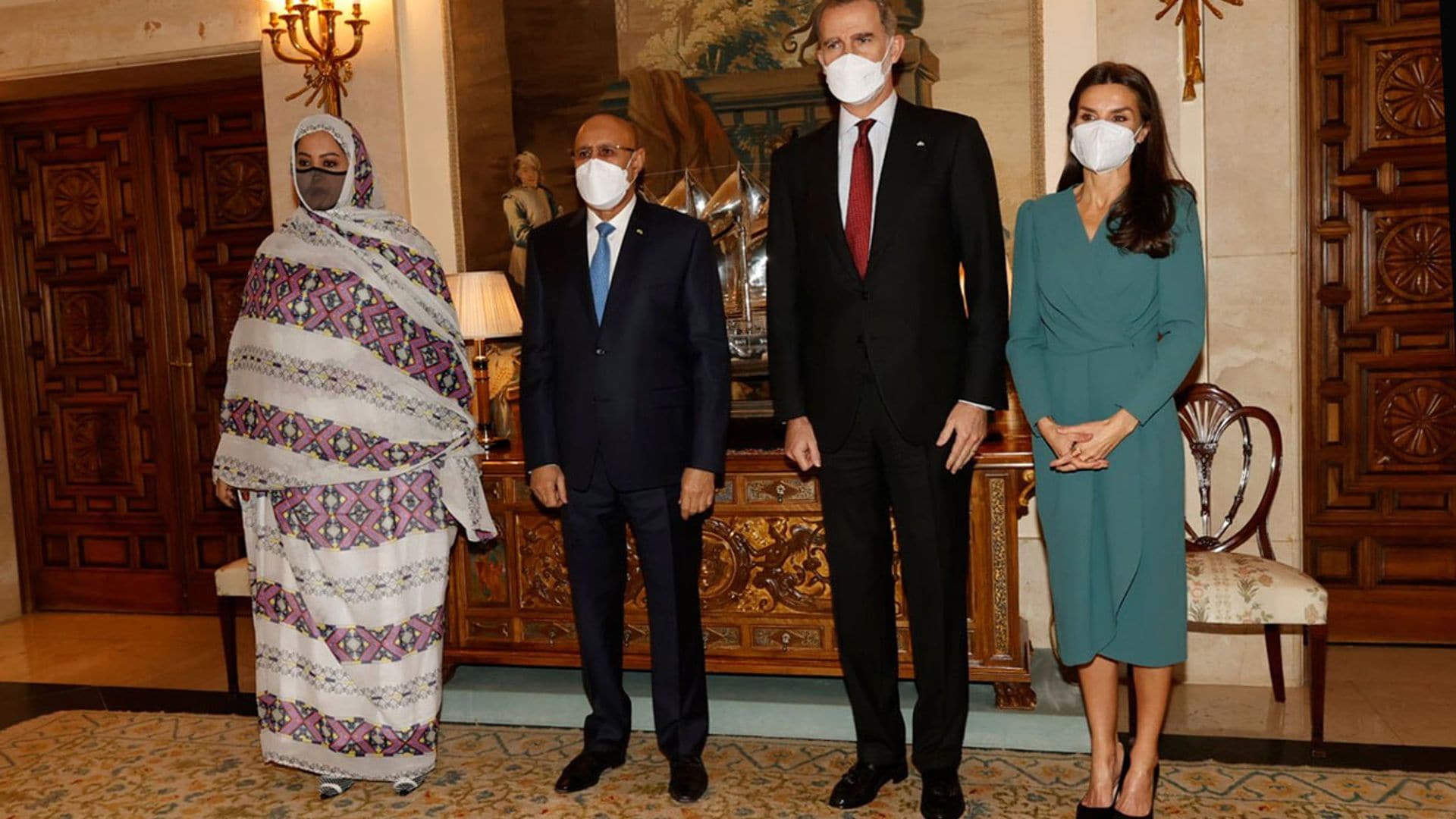 De Suecia a Madrid, doña Letizia recicla por primera vez su vestido andaluz