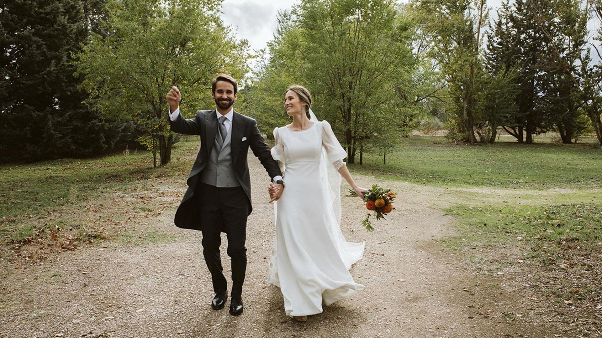 La boda en Madrid de Gabriela, la novia del vestido con cola de camelias